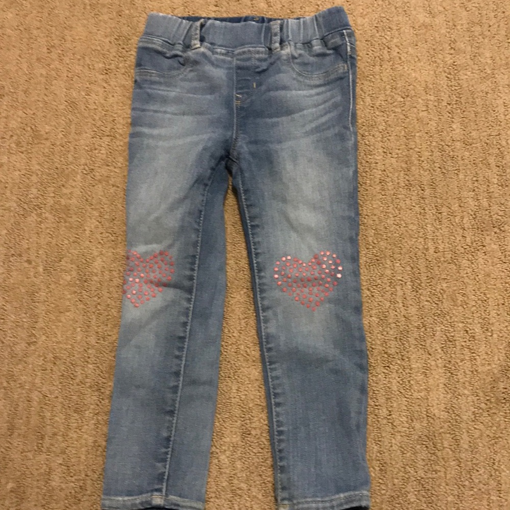 TODDLER GIRL DENIM JEGGINGS WITH PINK HEART DESIGN